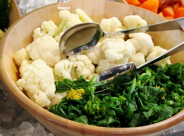 「サラダスタンド」コーナーに用意されていた野菜