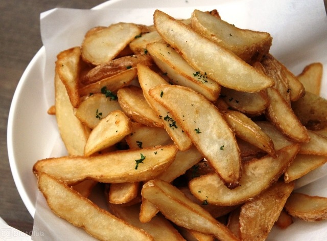 「えらべるフレンチフライ 5種のカラフルマヨディップ」の皮つきポテト（ディナーメニュー）