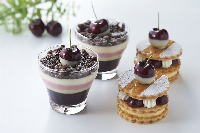 「フィオレンティーナ ペストリーブティック」2016年春の新作スイーツ　「チェリーのベリーヌ」（左）、「チェリーのミルフィーユ」（右）