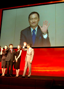 ロサンゼルスから生中継！