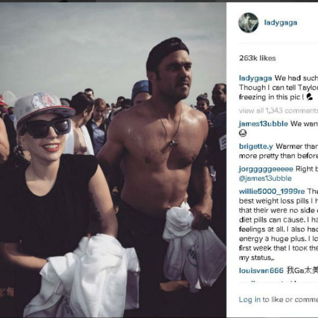 レディー・ガガ＆テイラー・キニー