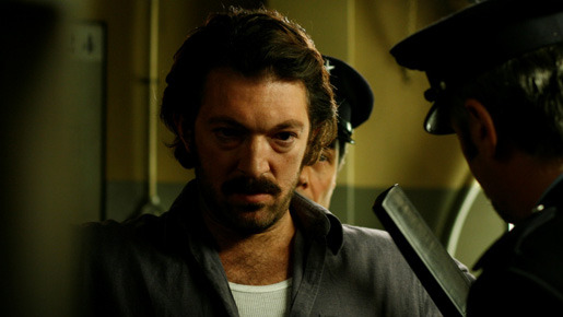 『ジャック・メスリーヌ　フランスで社会の敵（パブリック・エネミー）No.1と呼ばれた男 Part 2ルージュ編』 -(C) 2008 LA PETITE REINE M6 FILMS