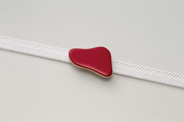 〈峰岸奈津子〉漆帯留