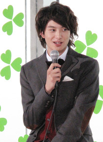 年上の女性に翻弄されっぱなし？　photo：Yoko Saito