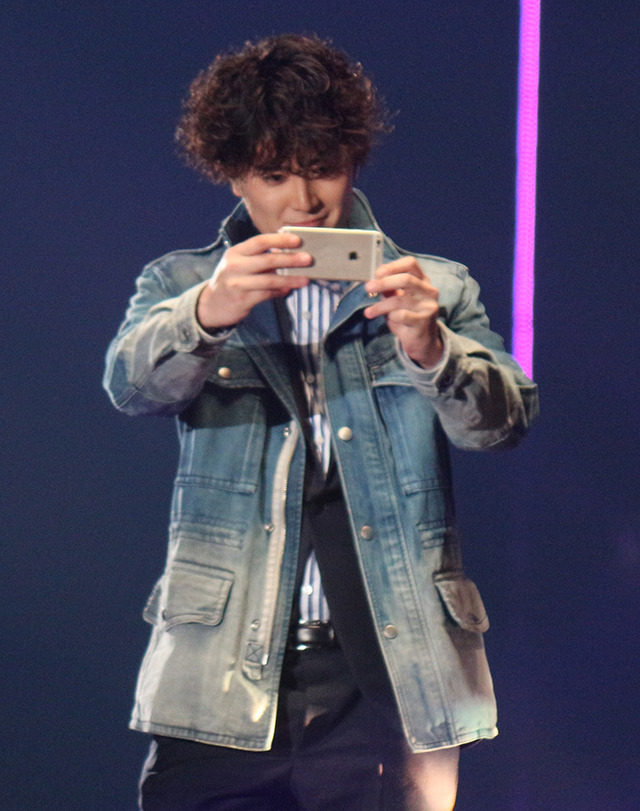 間宮祥太朗-(C)TOKYO GIRLS COLLECTION　2016 S／S