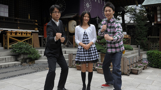 『私の優しくない先輩』製作発表にて（左より）山本寛監督、川島海荷、金田哲