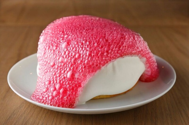 「KAKA’AKO DINING & CAFE」2号店　スフレパンケーキ「マウナラニパンケーキ」（1,500円）