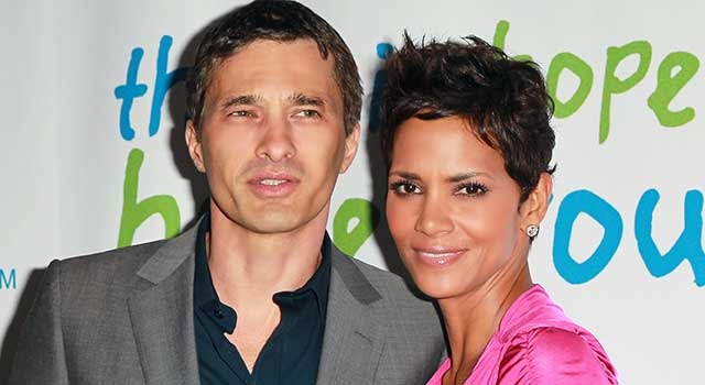 ハル・ベリー＆オリヴィエ・マルティネス-(C)Getty Images