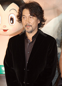 テンマ博士役の役所広司