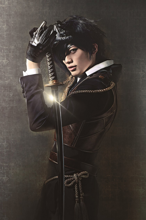 燭台切光忠 役：東啓介-(C)舞台『刀剣乱舞』製作委員会