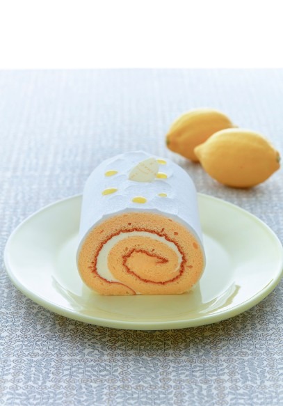 「スフレロール サマーレモン」（カット400円、14cm1,566円）