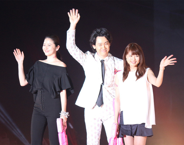 長澤まさみ、大泉洋、有村架純- (C) GirlsAward2016 SPRING/SUMMER