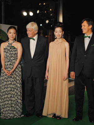 左より平原綾香、ジャック・ペラン監督、宮沢りえ（『オーシャンズ』）