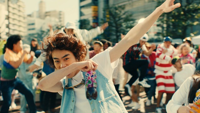 新TVCM「ファンタ『おいしさハジケる！』」篇