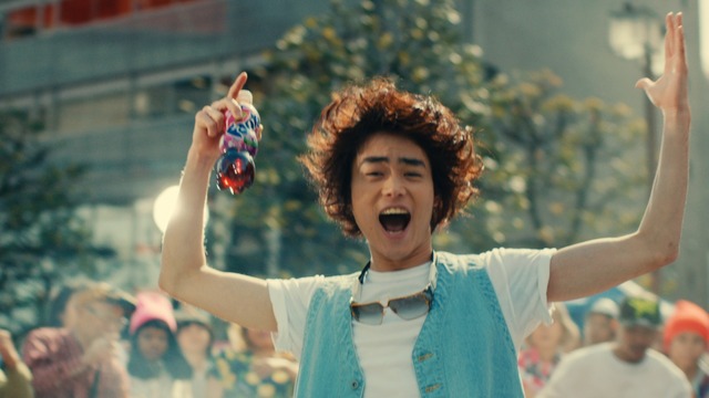 新TVCM「ファンタ『おいしさハジケる！』」篇