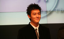 『同じ月を見ている』窪塚洋介、エディソン・チャン、黒木メイサ、山本太郎、深作健太監督、久保田利信 記者会見＆アリーナイベント　サブ２