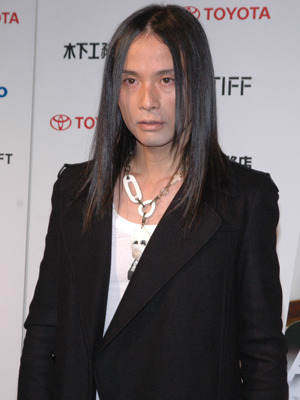 『ACACIA』記者会見　辻仁成