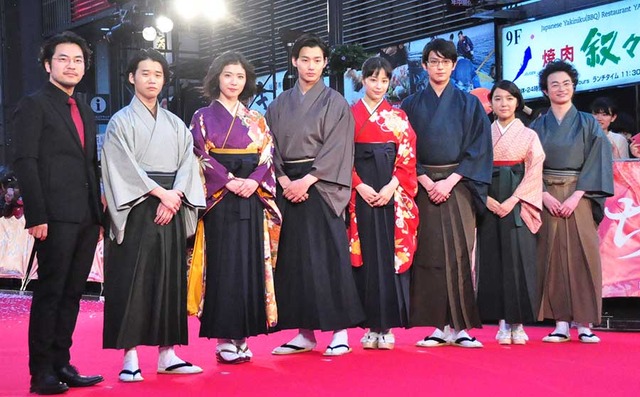 小泉徳宏監督＆矢本悠馬＆松岡茉優＆野村周平＆広瀬すず＆真剣佑＆上白石萌音＆森永悠希／『ちはやふる -下の句-』レッドカーペットイベント