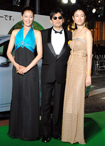 それぞれの個性を意識した着こなしが華麗にマッチ