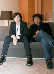 『母なる証明』　ポン・ジュノ監督＆ウォンビン