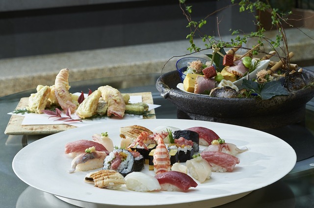 六緑「「SUSHI GO ROUND」