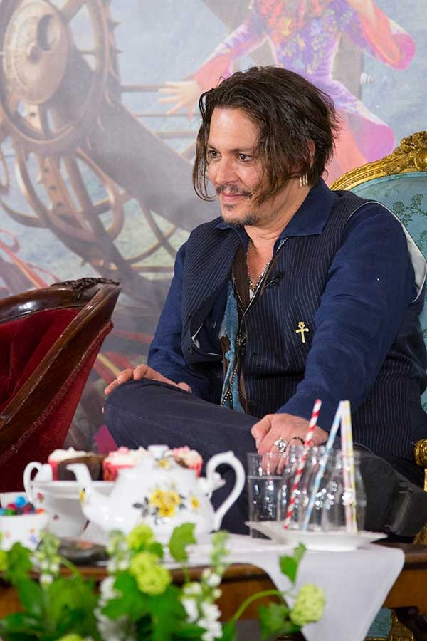 ジョニー・デップ『アリス・イン・ワンダーランド／時間の旅』記者会見@ロンドン