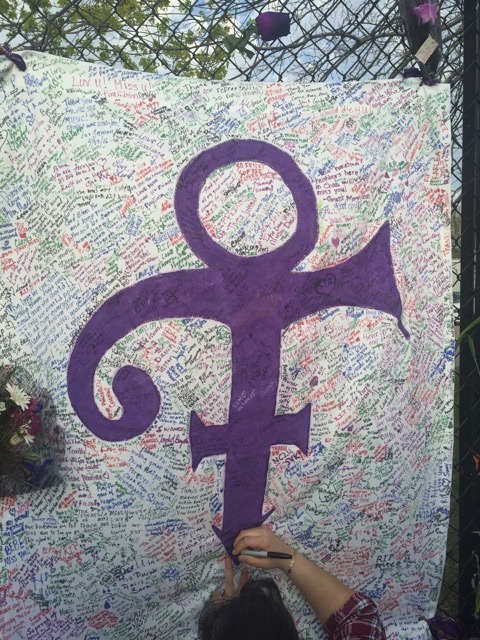 【ハリウッドより愛を込めて】 PURPLE REIGN（紫の時代）…プリンスを偲んで