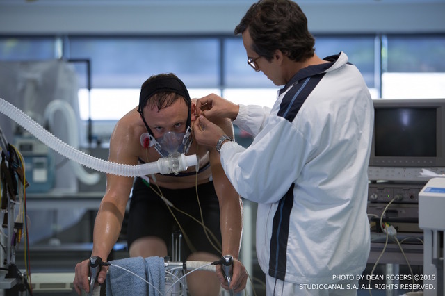 『疑惑のチャンピオン』　（C）2015 STUDIOCANAL S.A. ALL RIGHTS RESERVED.