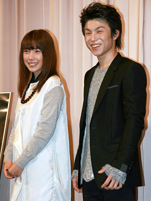 同世代ならではの仲良しぶりを見せる2人