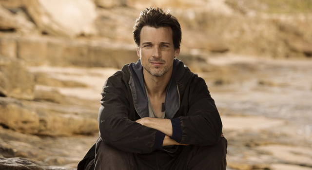 フロリアン・ダーヴィト・フィッツ - (C) 2016 Warner Bros. Ent.