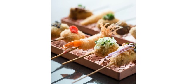 串あげもの 旬 s （虎ノ門ヒルズ 森タワー4F）アスパラガス・天使の海老・豚ヒレの串揚げ 3 本セット
