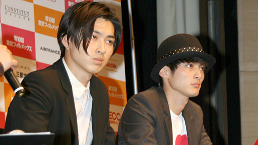 兄弟のような空気感を感じさせる二人