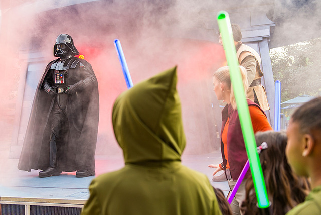 (C) Disney (C) Disney/Lucasfilm Ltd. (C) & TM Lucasfilm Ltd.