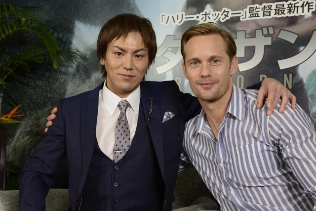 アレクサンダー・スカルスガルド＆狩野英孝／『ターザン：REBORN』　(C)2016 Edgar Rice Burroughs, Inc. and Warner Bros. Ent. All Rights Reserved