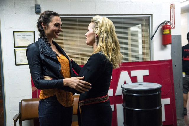 ガル・ガドット／『トリプル9 裏切りのコード』(C)2015 999 Holdings, LLC