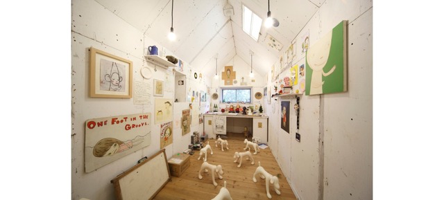 奈良美智「My Drawing Room」 2004 年～／ミクストメディア／撮影 木奥惠三