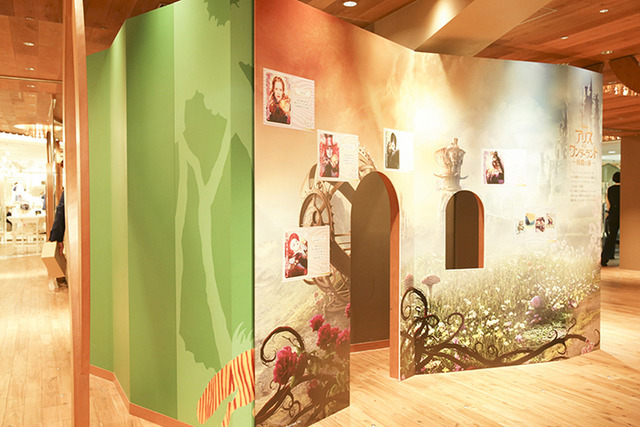 新宿伊勢丹で「アリス・イン・ワンダーランドの世界 at ISETAN」が開催中