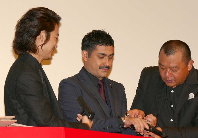 綾野剛＆植野行雄＆木下隆行／『日本で一番悪い奴ら』初日舞台挨拶