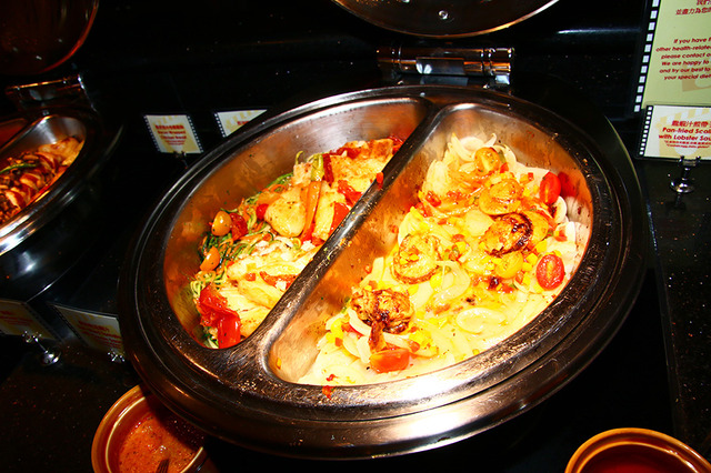 「ディズニー・ハリウッド・ホテル」の「シェフ・ミッキー」(C) Disney (C) Disney/Lucasfilm Ltd. (C) & TM Lucasfilm Ltd.