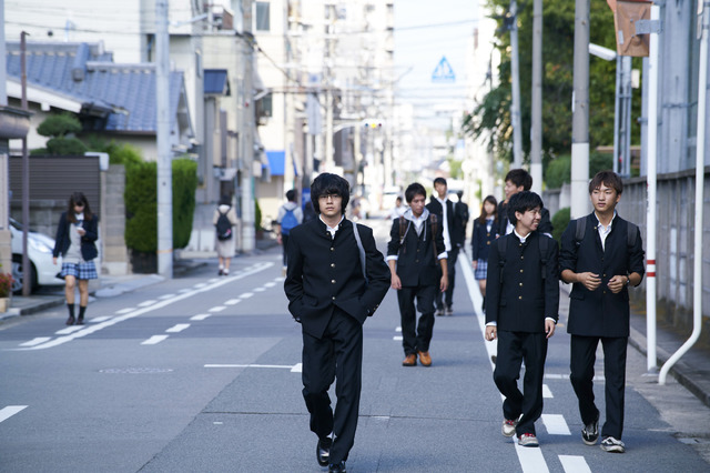 池松壮亮／『セトウツミ』　(C)此元和津也（別冊少年チャンピオン）2013　　(C)2016映画「セトウツミ」製作委員会