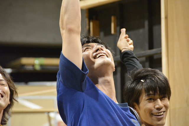 三浦春馬日本版「キンキーブーツ」の稽古場公開