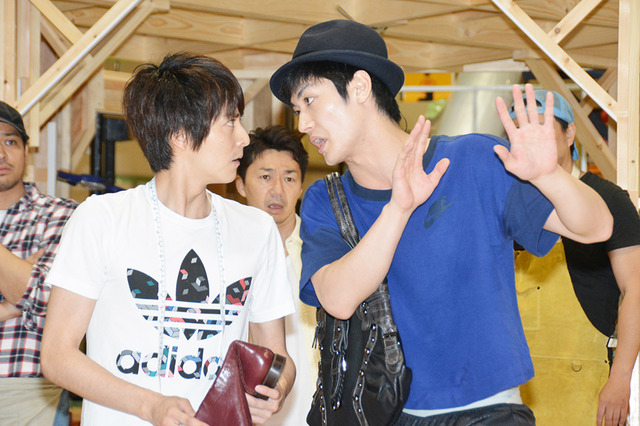 小池徹平、三浦春馬日本版「キンキーブーツ」の稽古場公開