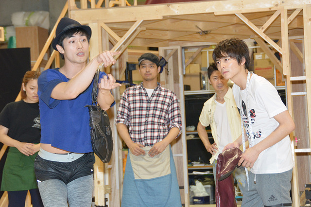 小池徹平、三浦春馬日本版「キンキーブーツ」の稽古場公開