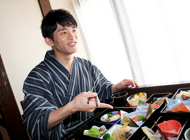 七夕膳「れすとらん北齋」（モデル：本多遼）