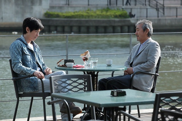 「喧騒の街、静かな海」