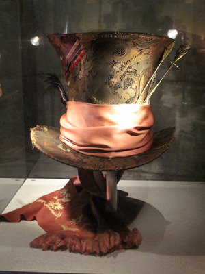 帽子屋（ジョニー・デップ）の帽子　photo:Yoko Saito