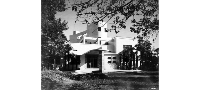 旧原邸宅西側＝正面玄関外観