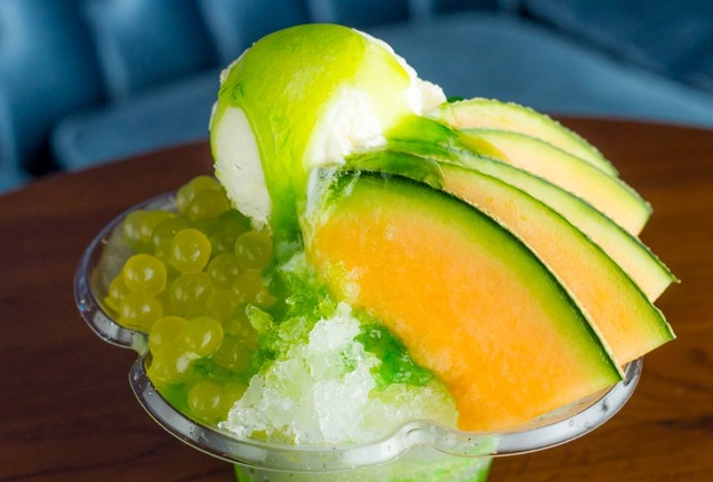 カフェクレープ（ヒルサイド 2F）　トロピカルメロンフラッペ 780円