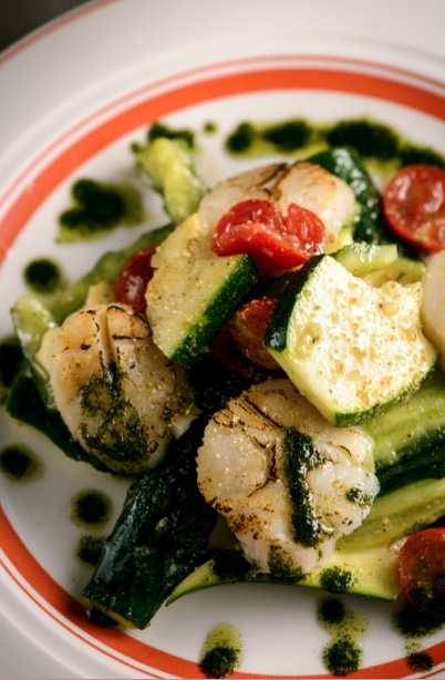 「紋別帆立のソフトグリル」（1,383円）