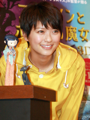 実際に撮影で使用された人形も到着！